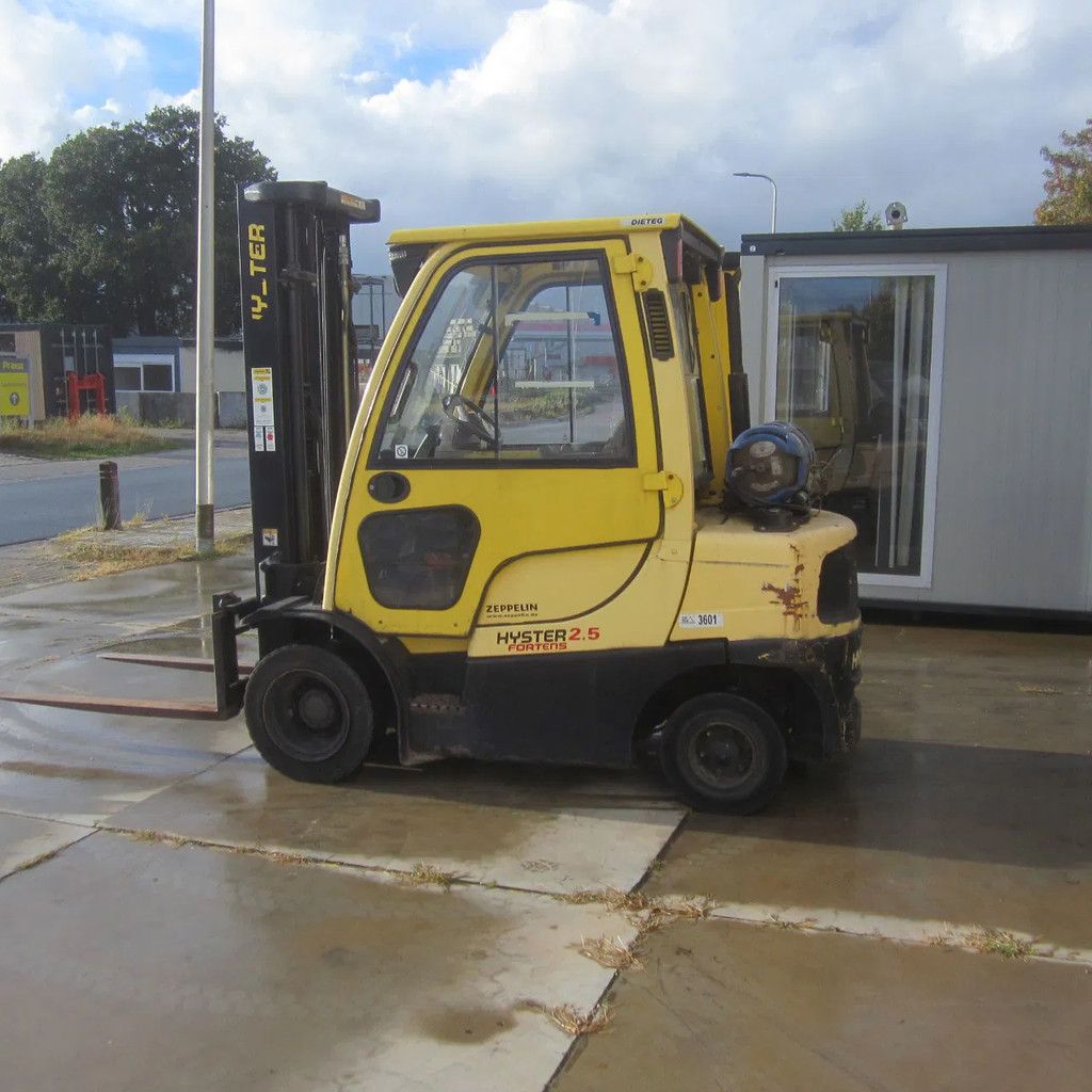 Hyster Heftruck H2.5FT, LPG-gas, triplomast, side shift.