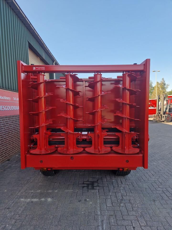 AGM Meststrooier 8 ton - Nieuw