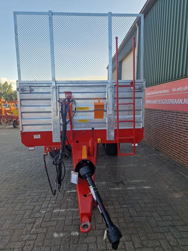 AGM Meststrooier 8 ton - Nieuw