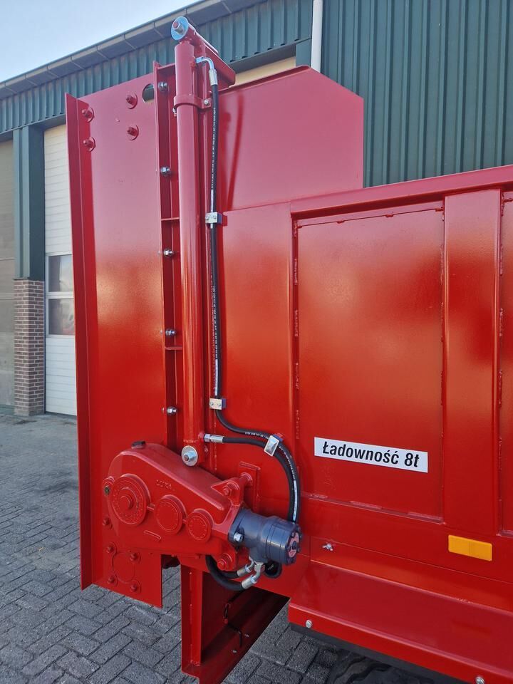 AGM Meststrooier 8 ton - Nieuw