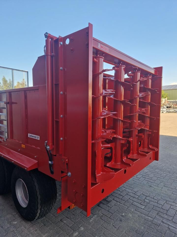 AGM Meststrooier 8 ton - Nieuw