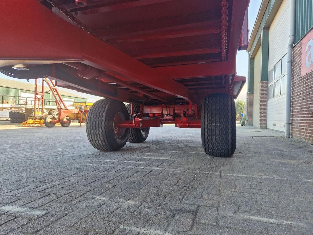 AGM Meststrooier 8 ton - Nieuw