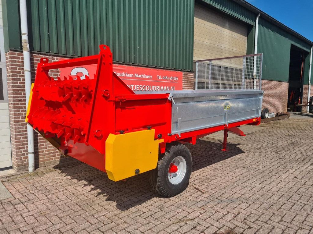 Meststrooier - Nieuw manure spreader