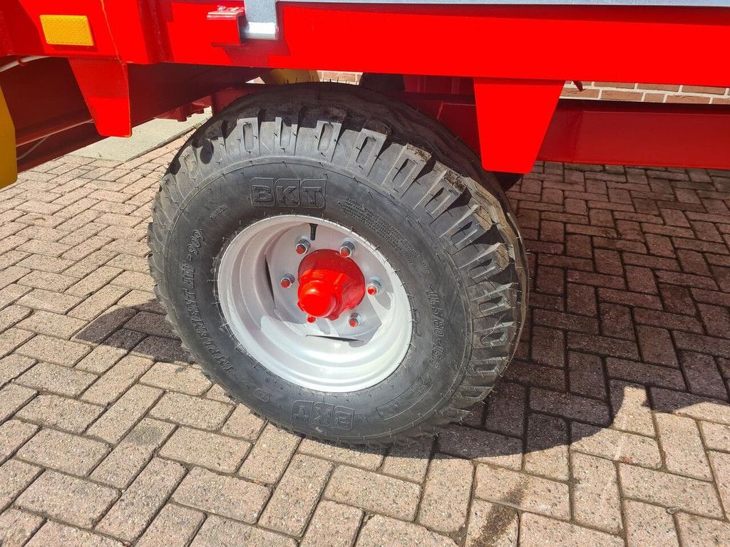 Meststrooier - Nieuw manure spreader