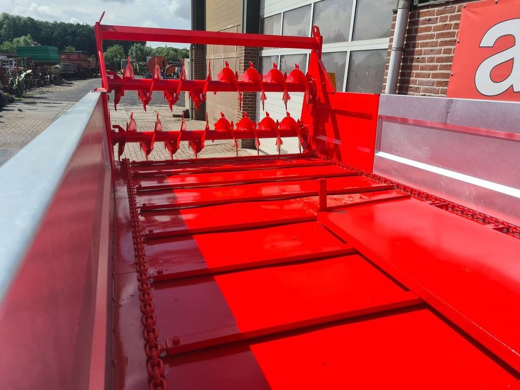 Meststrooier - Nieuw manure spreader