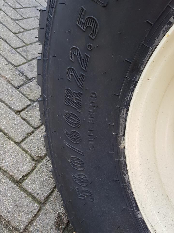 Brevis 120 tractor trailer