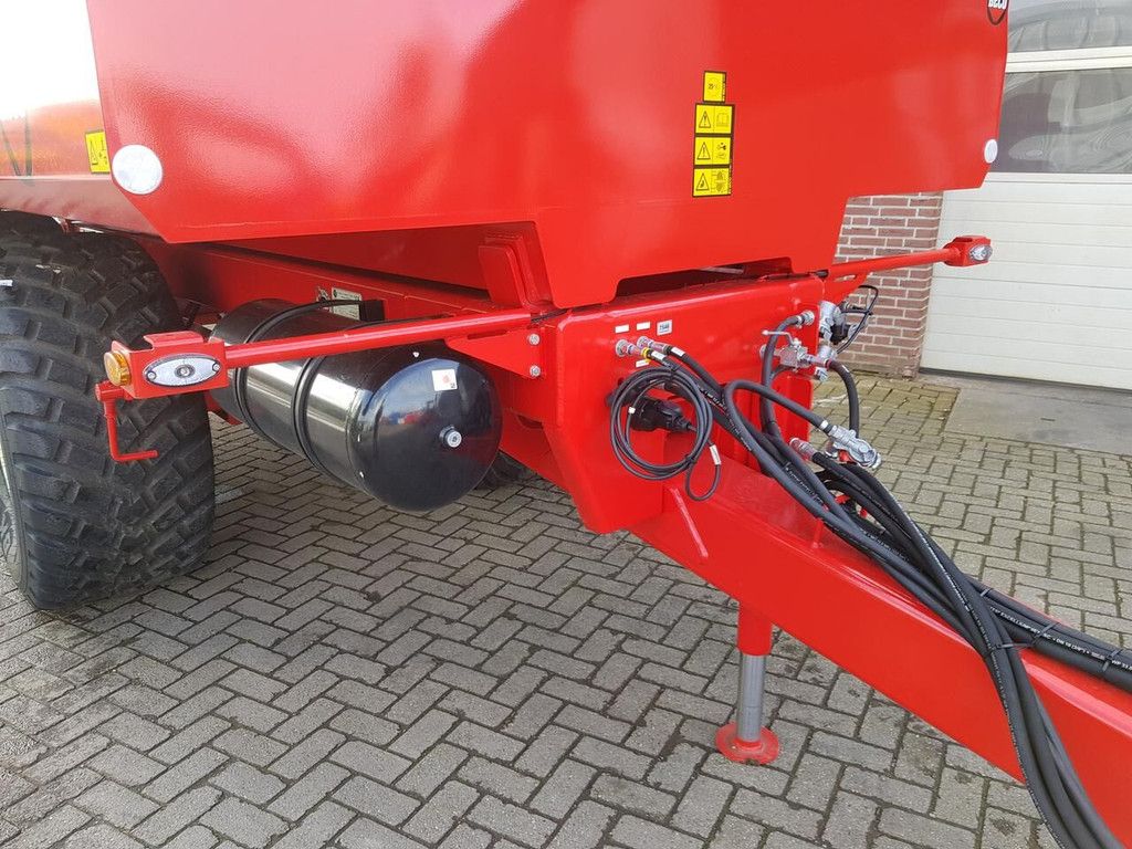 Brevis 120 tractor trailer