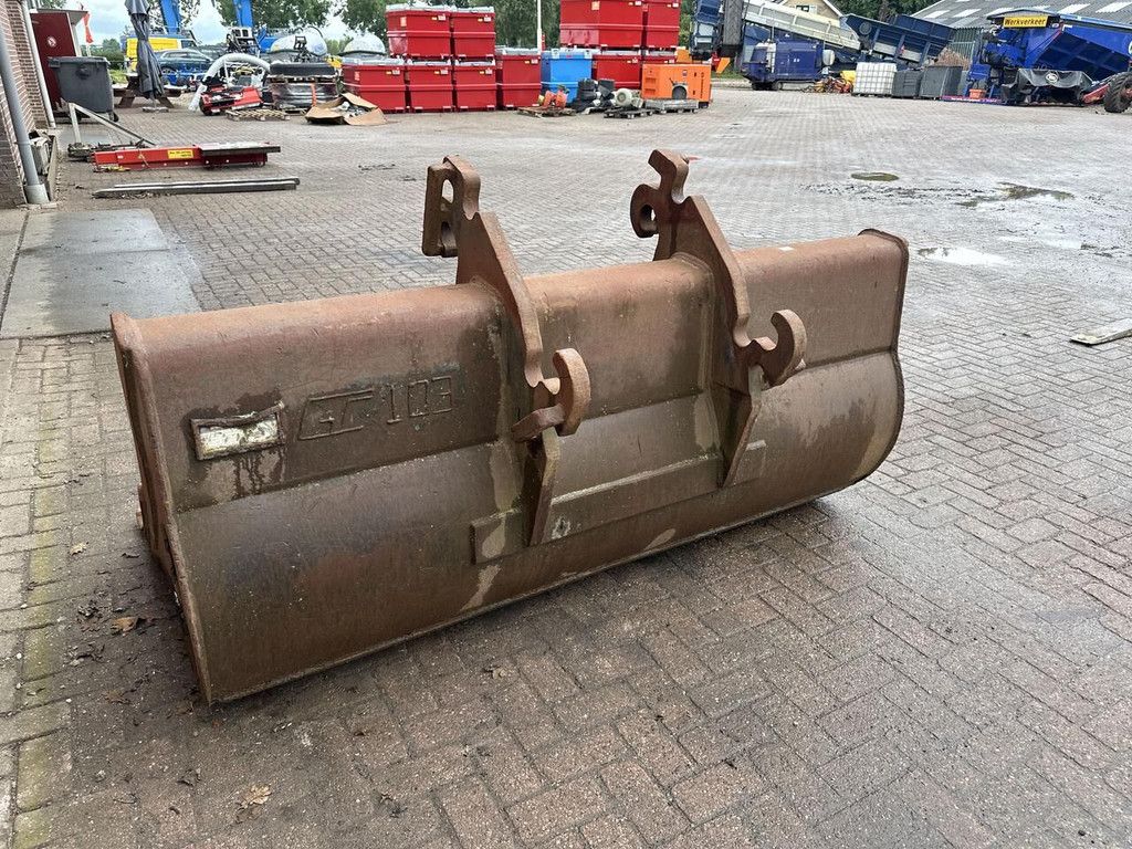 Slotenbak CW 40 - Gebruikt grading bucket