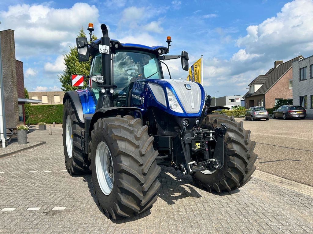New Holland T7.300 AC New Gen Blue Power DEMO