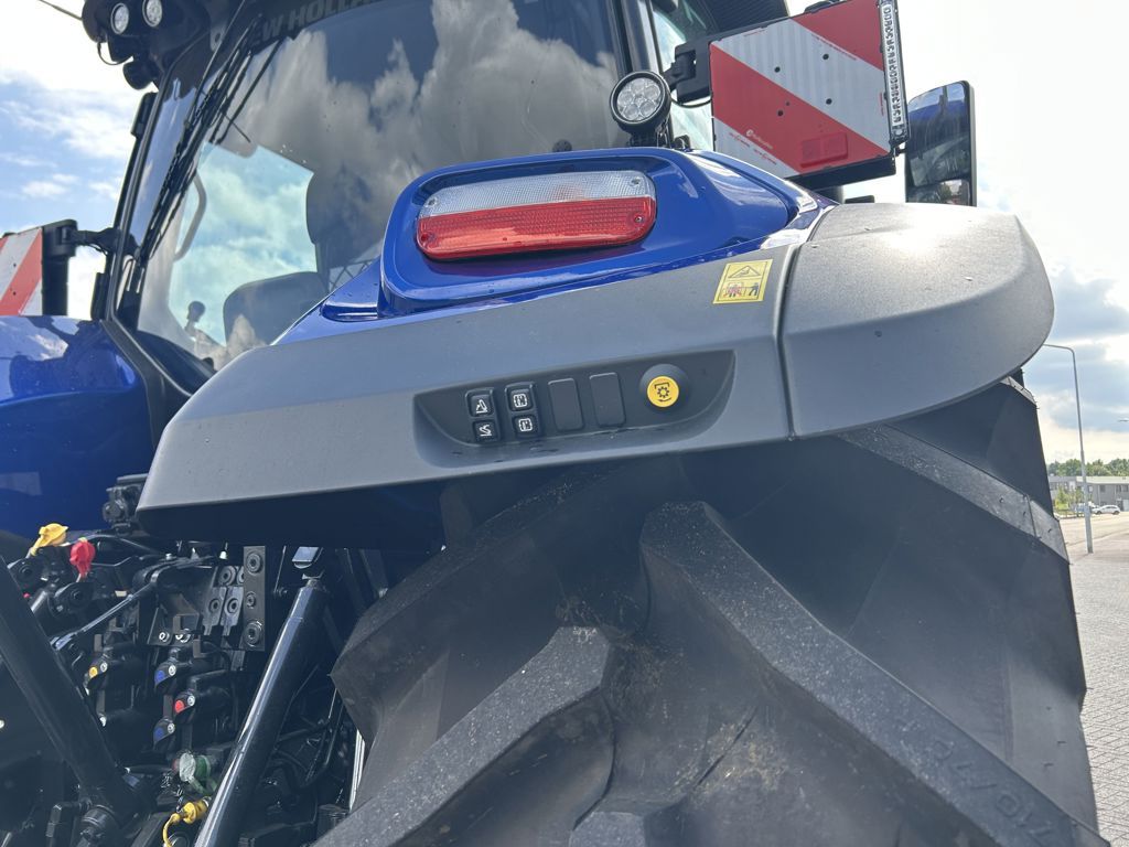 New Holland T7.300 AC New Gen Blue Power DEMO