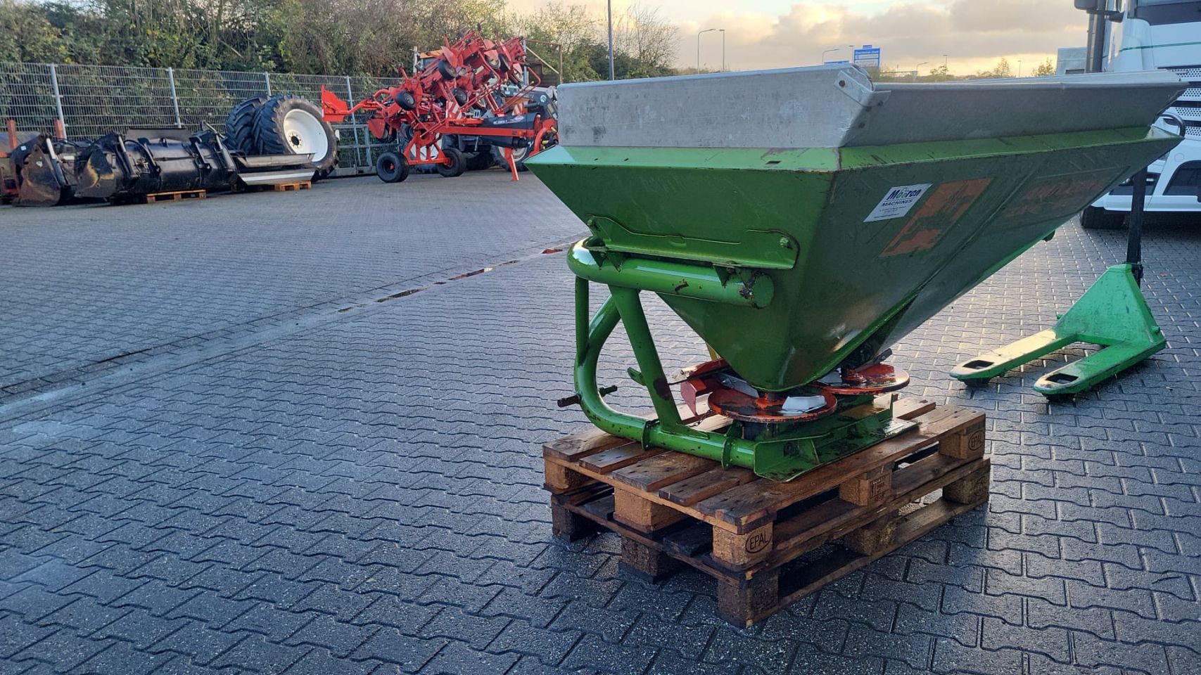 Amazone ZA-F 604 kunstmeststrooier