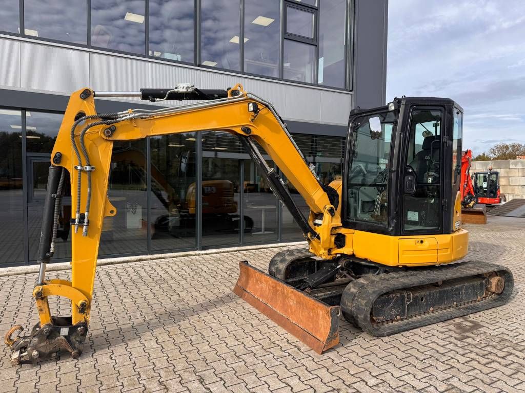 CAT 305 E2 - only 905 hours!