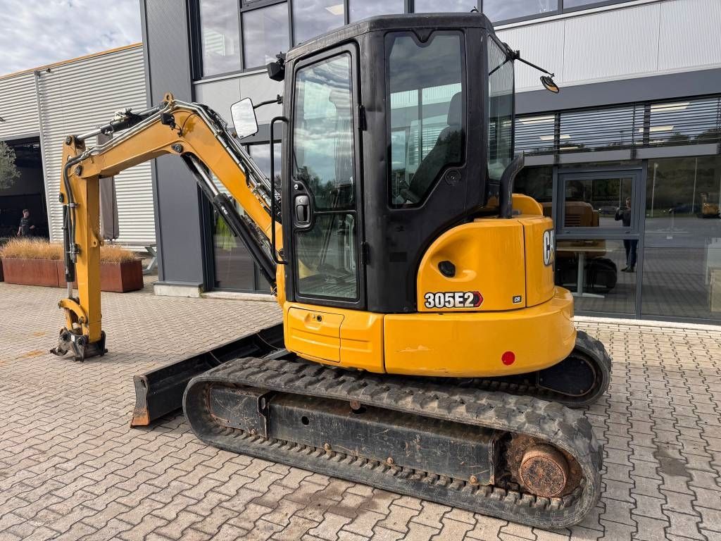 CAT 305 E2 - only 905 hours!