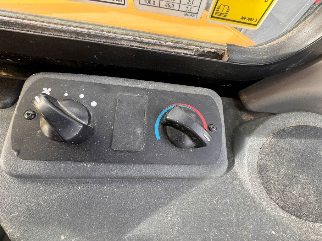 CAT 305 E2 - only 905 hours!