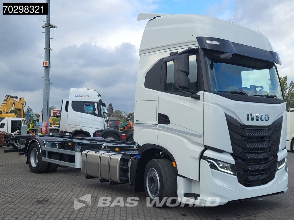 Iveco S-Way 460 4X2 NEW! BDF Navi ACC LED Automatic Euro 6
