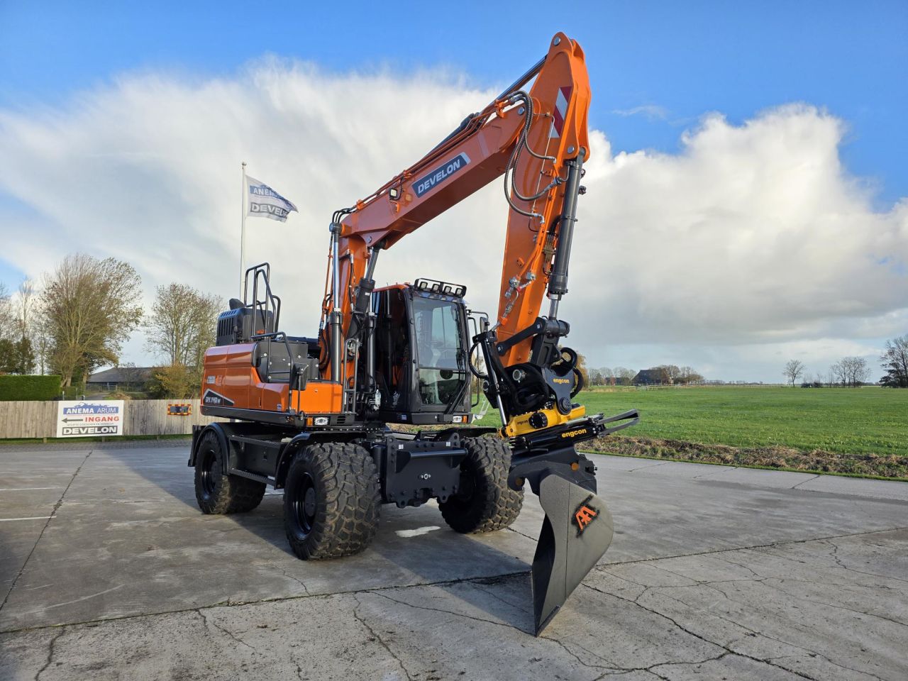 Develon DX140W-7