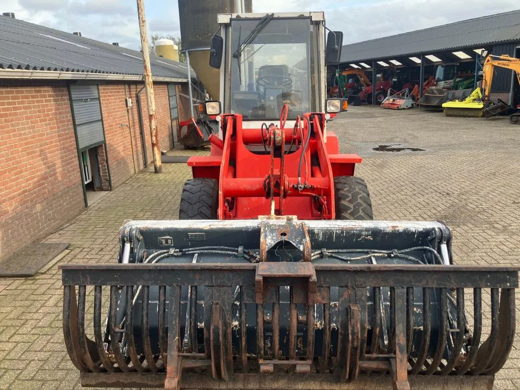 O&K L6 Shovel Loader