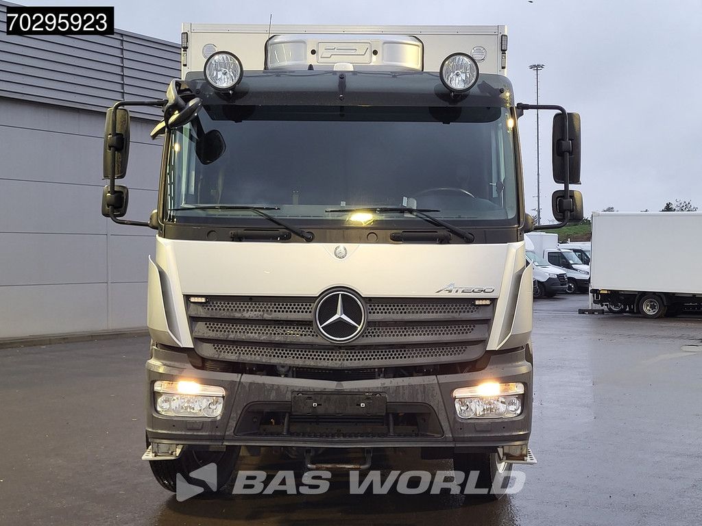Mercedes Atego 1330 4X4 4x4 Steelsuspension 1500kg Ladebordwand Automatic Euro 6