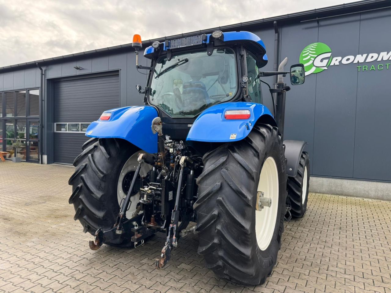 New Holland T7030