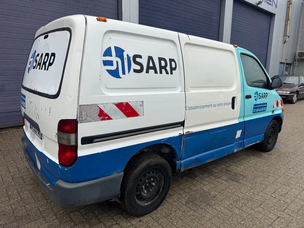 Toyota HIACE **DIESEL-FRENCH VAN**