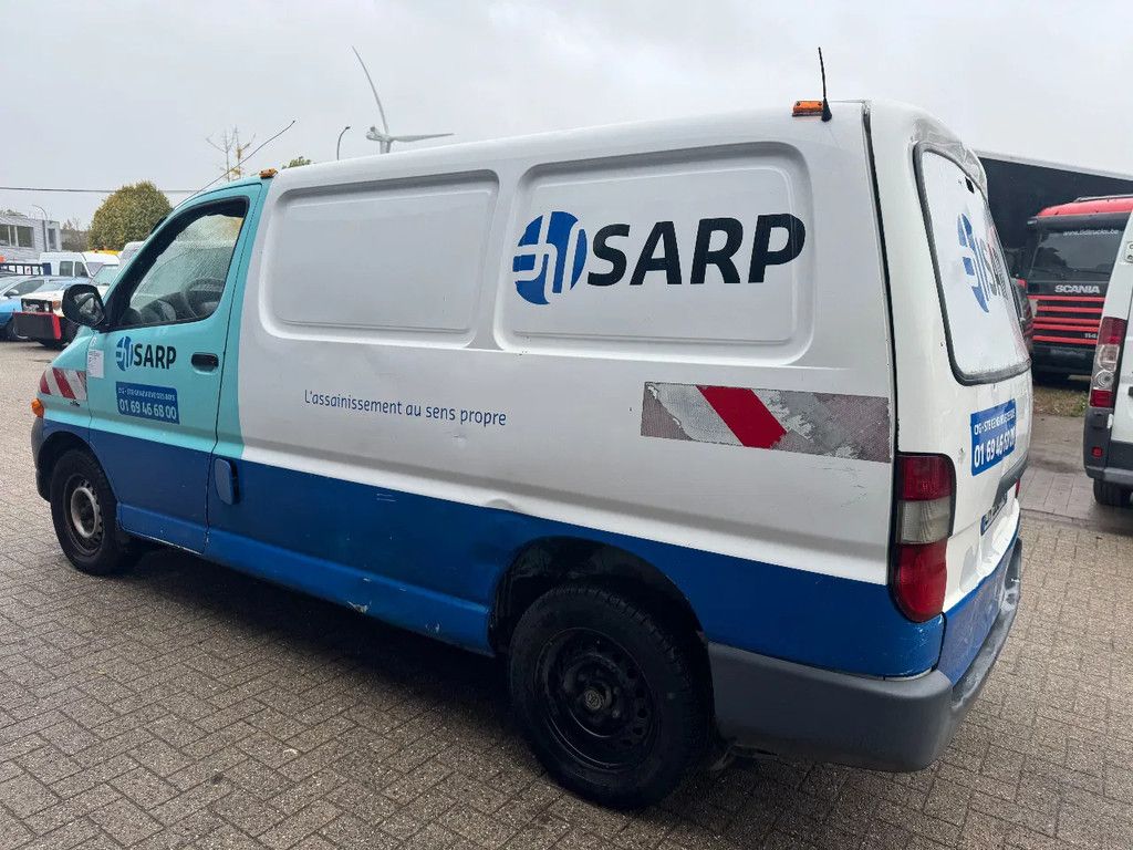 Toyota HIACE **DIESEL-FRENCH VAN**