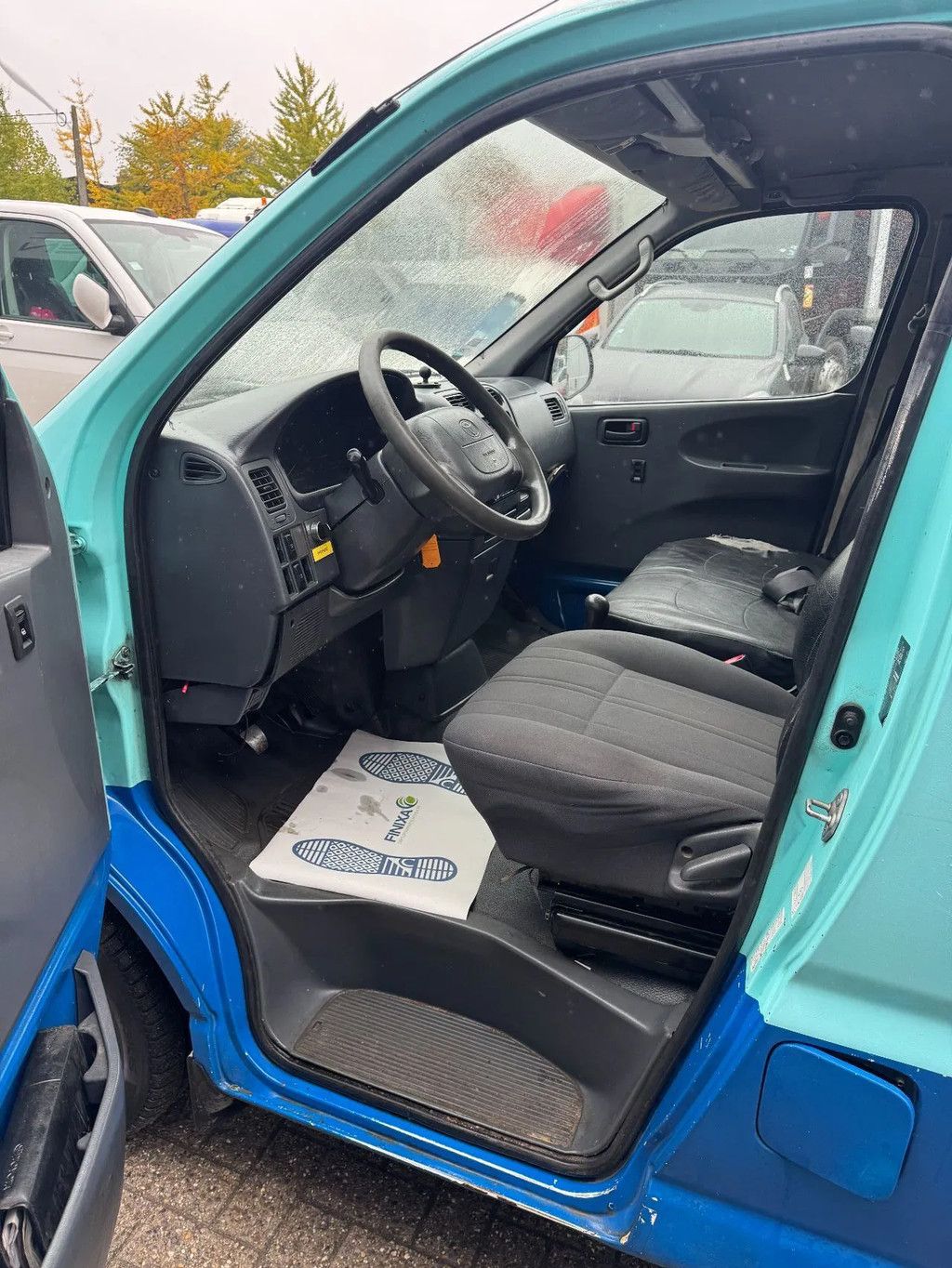 Toyota HIACE **DIESEL-FRENCH VAN**