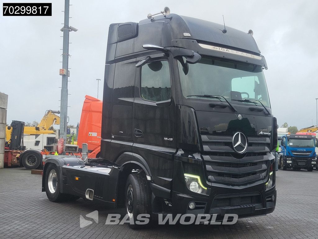 Mercedes Actros 1845 4X2 GigaSpace Retarder 2xTanks Alcoa's Standairco Navi ACC Euro 6