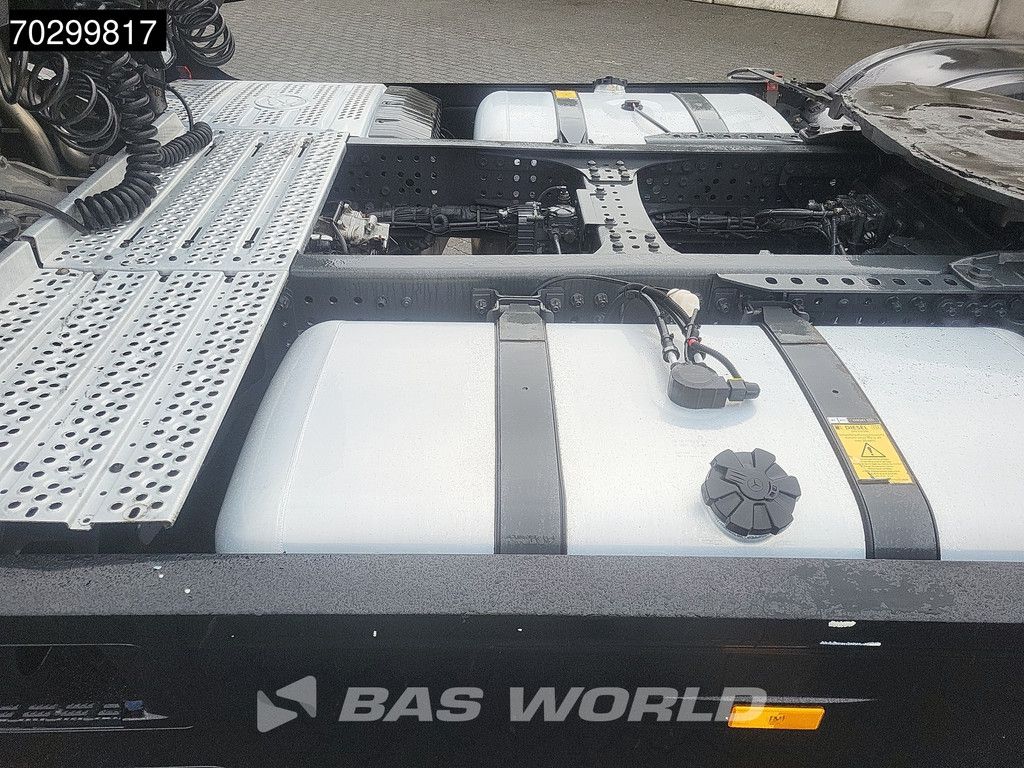 Mercedes Actros 1845 4X2 GigaSpace Retarder 2xTanks Alcoa's Standairco Navi ACC Euro 6