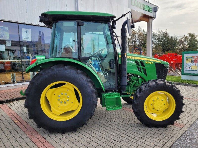 John Deere 5075 E