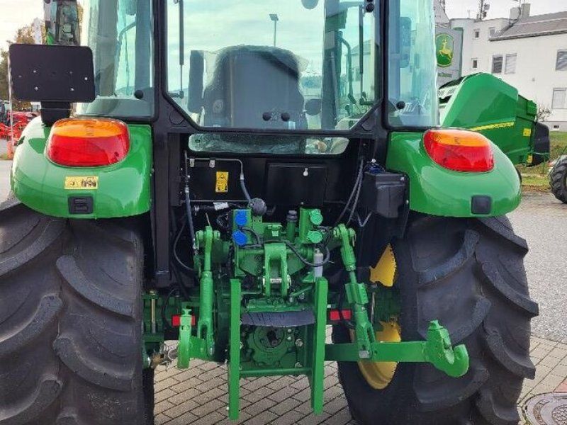 John Deere 5075 E