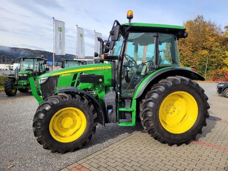 John Deere 5100 M