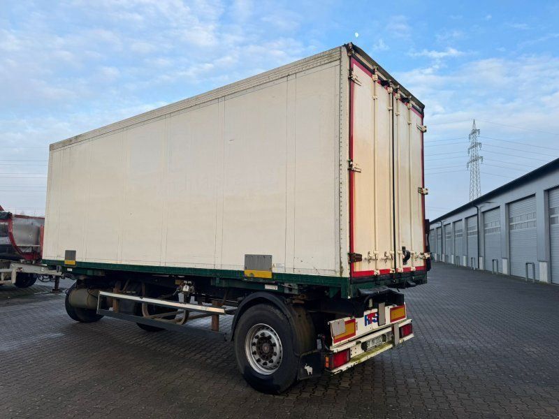Schmitz AFW 18 mit Kofferbrücke Interne Nr. 8384