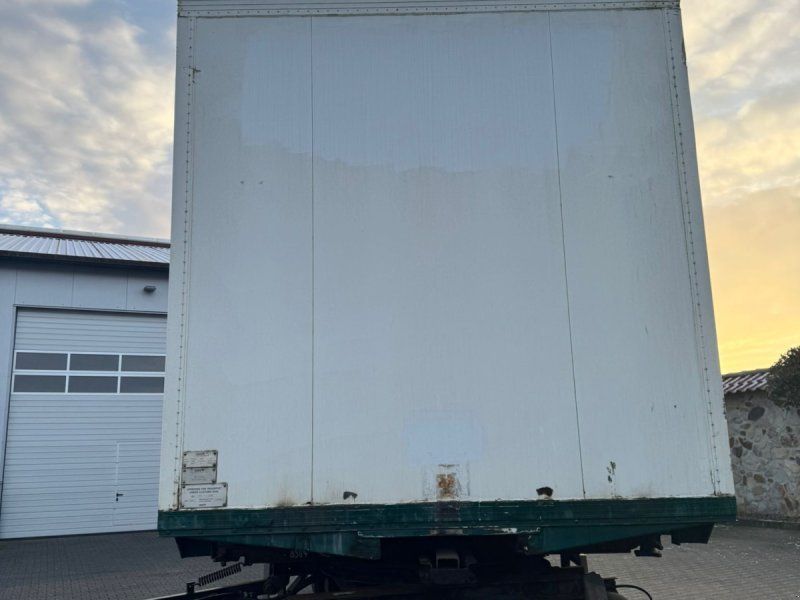 Schmitz AFW 18 mit Kofferbrücke Interne Nr. 8384