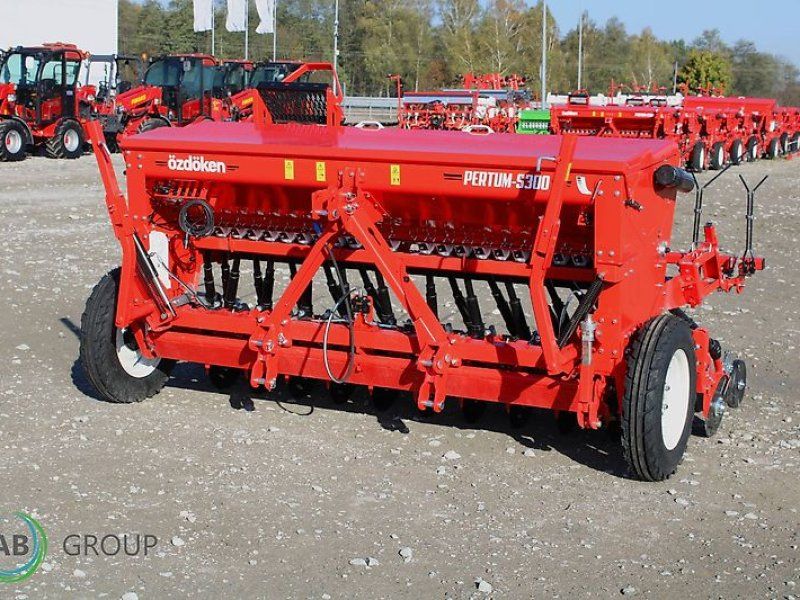 Mechaniczny siewnik zbożowy zaczepiany Pertum-S300 dwutalerzow