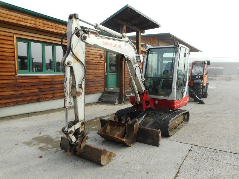 Takeuchi TB 235 ( 3.530kg ) hydr. SW + 3 Löffel