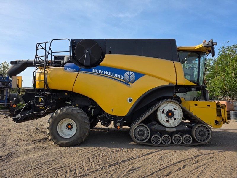 New Holland CR 9090