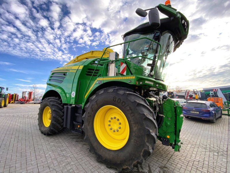 John Deere 8400i