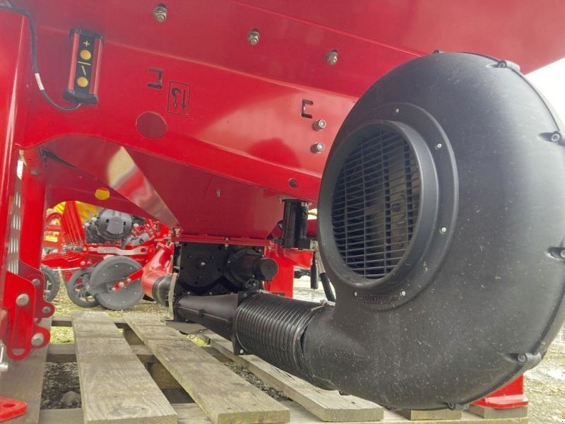 Väderstad TEMPO TPV 8 & FH 2200