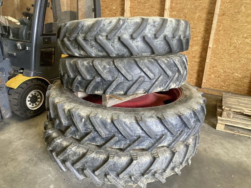BKT RÄDER 270/95R32+300/95R46