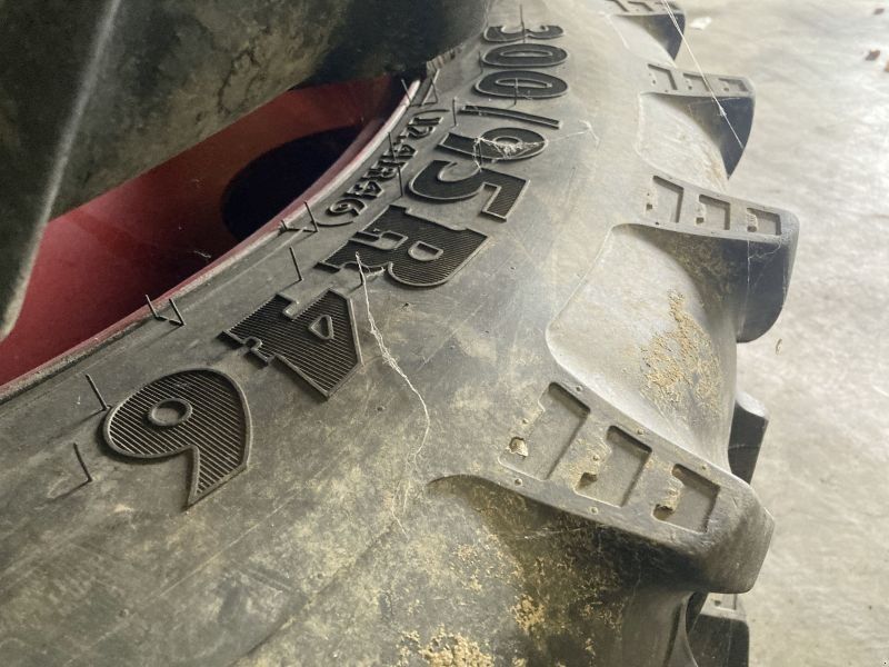 BKT RÄDER 270/95R32+300/95R46