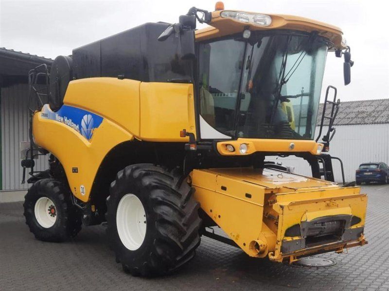 New Holland CR 9060