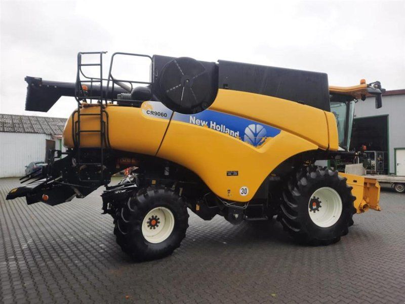 New Holland CR 9060