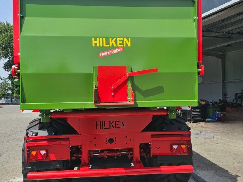 Hilken MKR8600, Hardox-Boden, Reifen 650/55R26,5, Lenkachse, Häckselauf