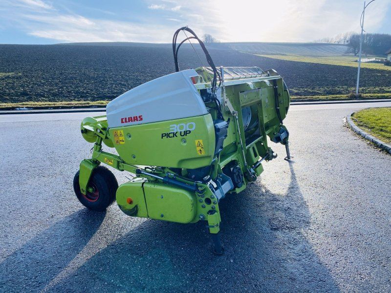 Claas Pick UP 300 HD Profi