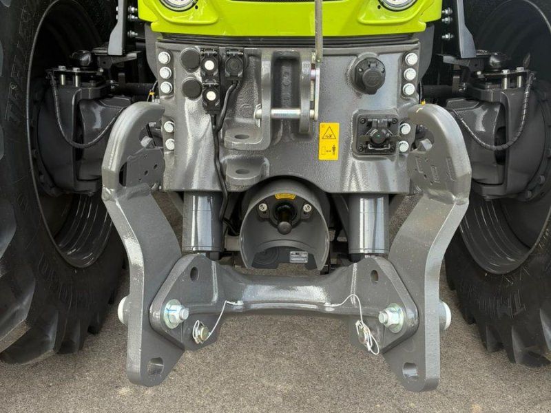 Claas Axion 930 CEBIS (Stage V)