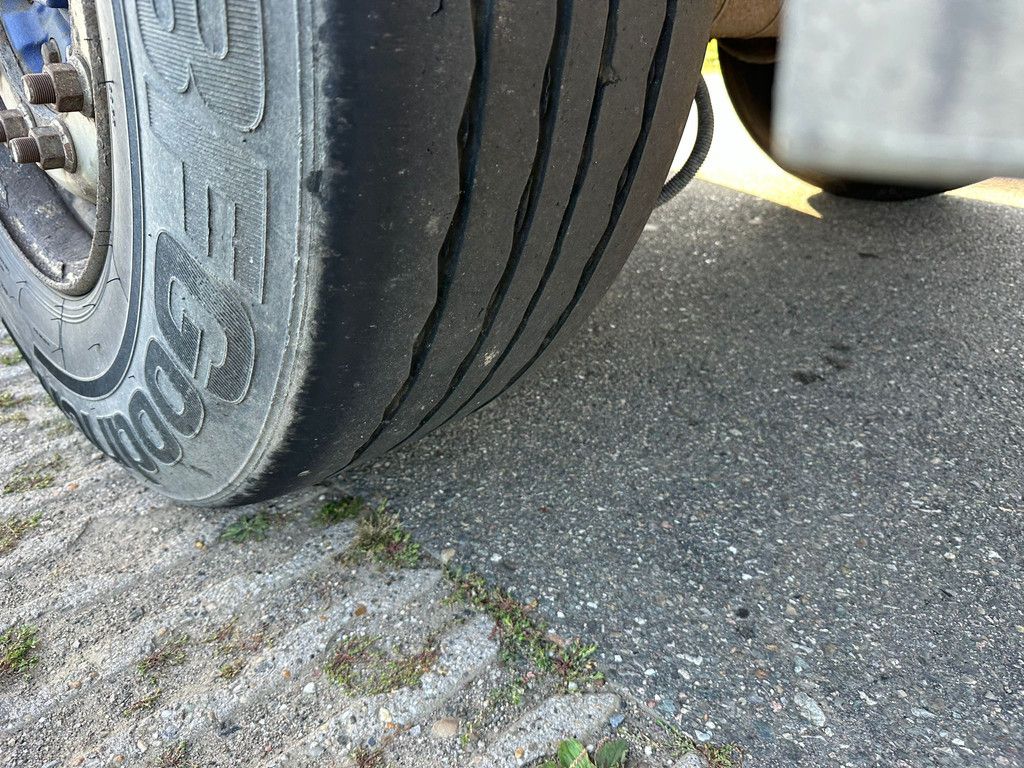 Gray and Adams Meat Hook Thermo King SLXE 400