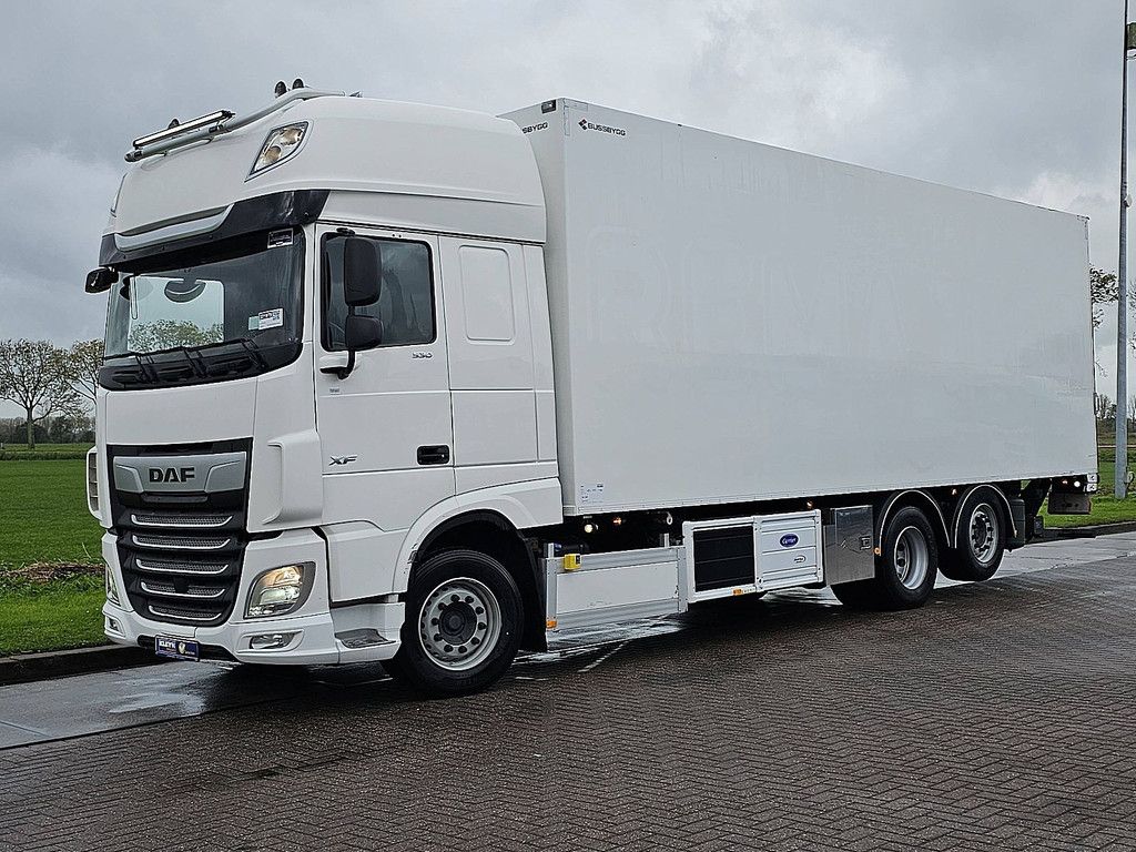 DAF XF 530 fan carrier lift
