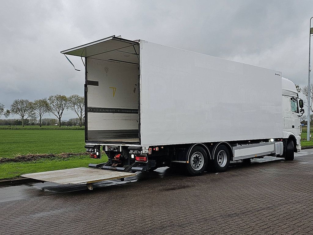 DAF XF 530 fan carrier lift
