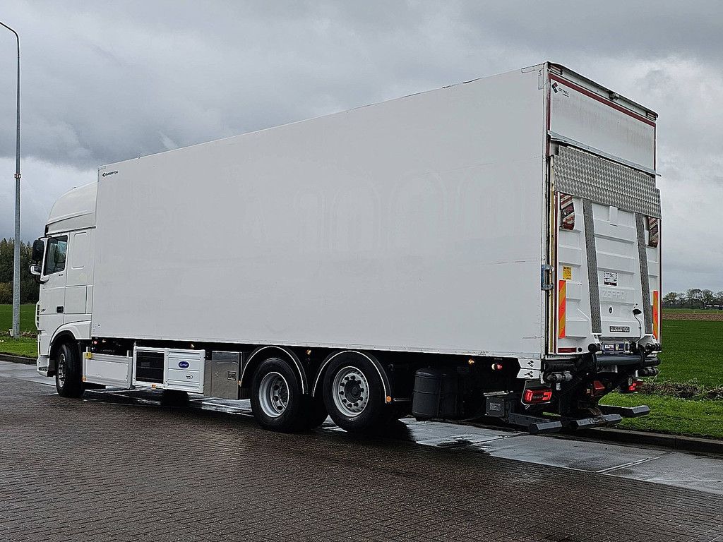 DAF XF 530 fan carrier lift