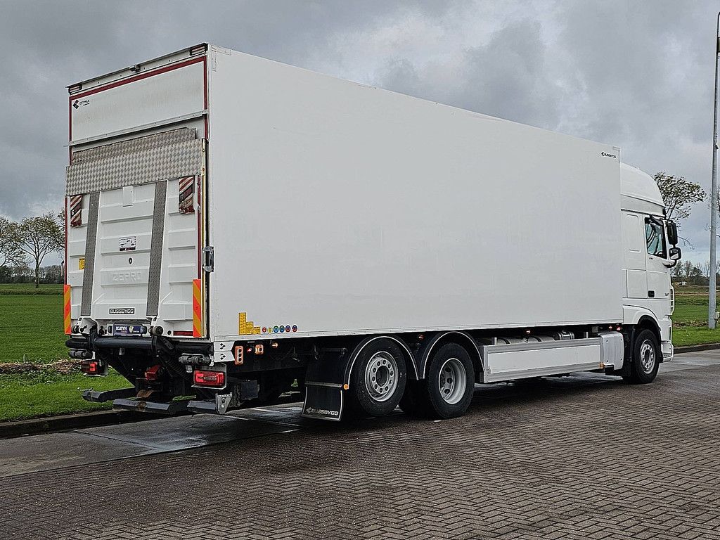 DAF XF 530 fan carrier lift